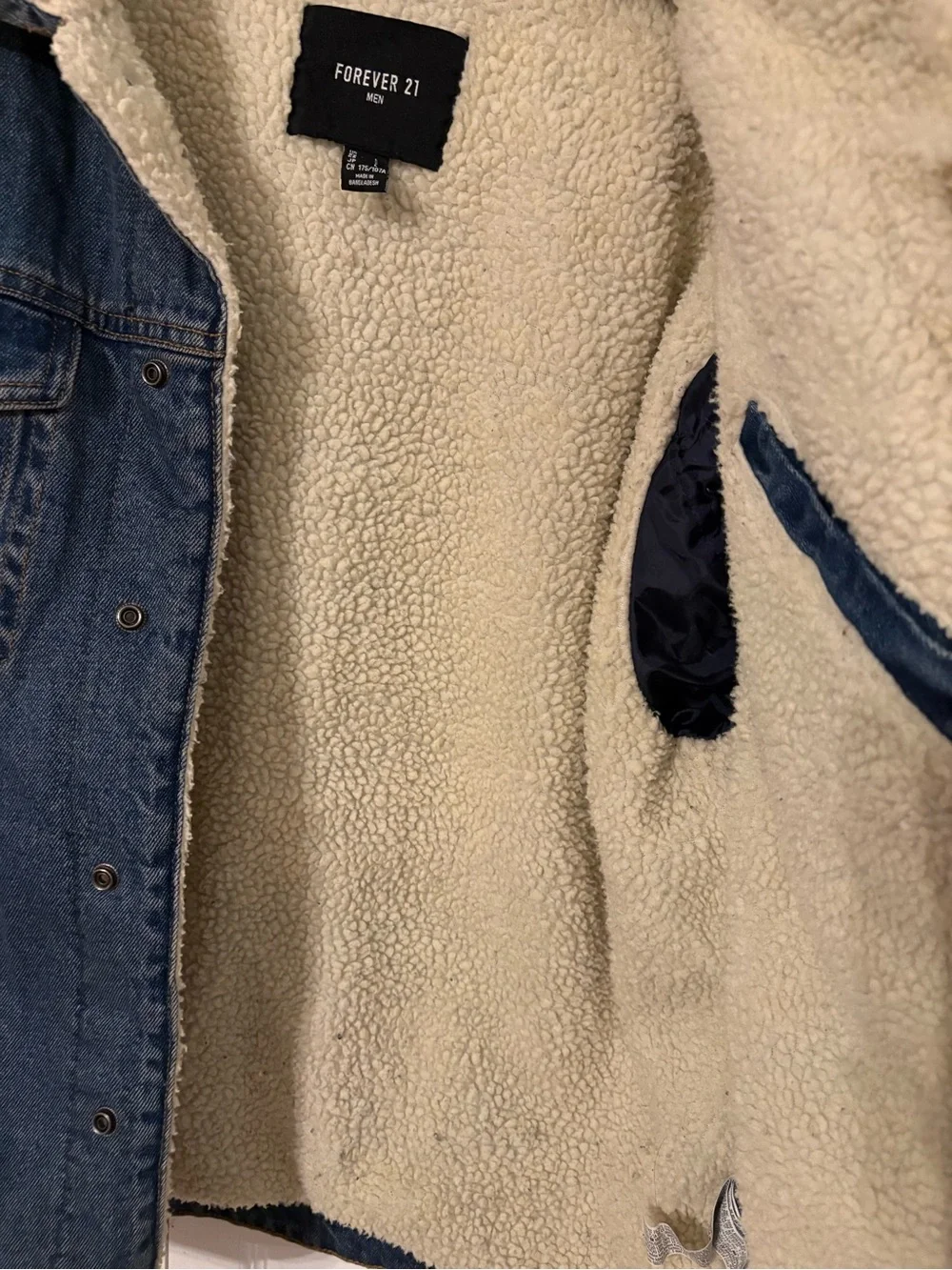 Forever 21 Men Sherpa-Lined Jacket in Cream with Dark Blue Trim